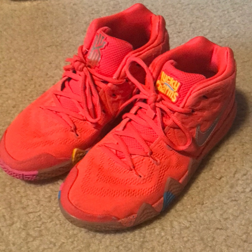 Nike Kyrie 4 Lucky Charms Size 5Y.
